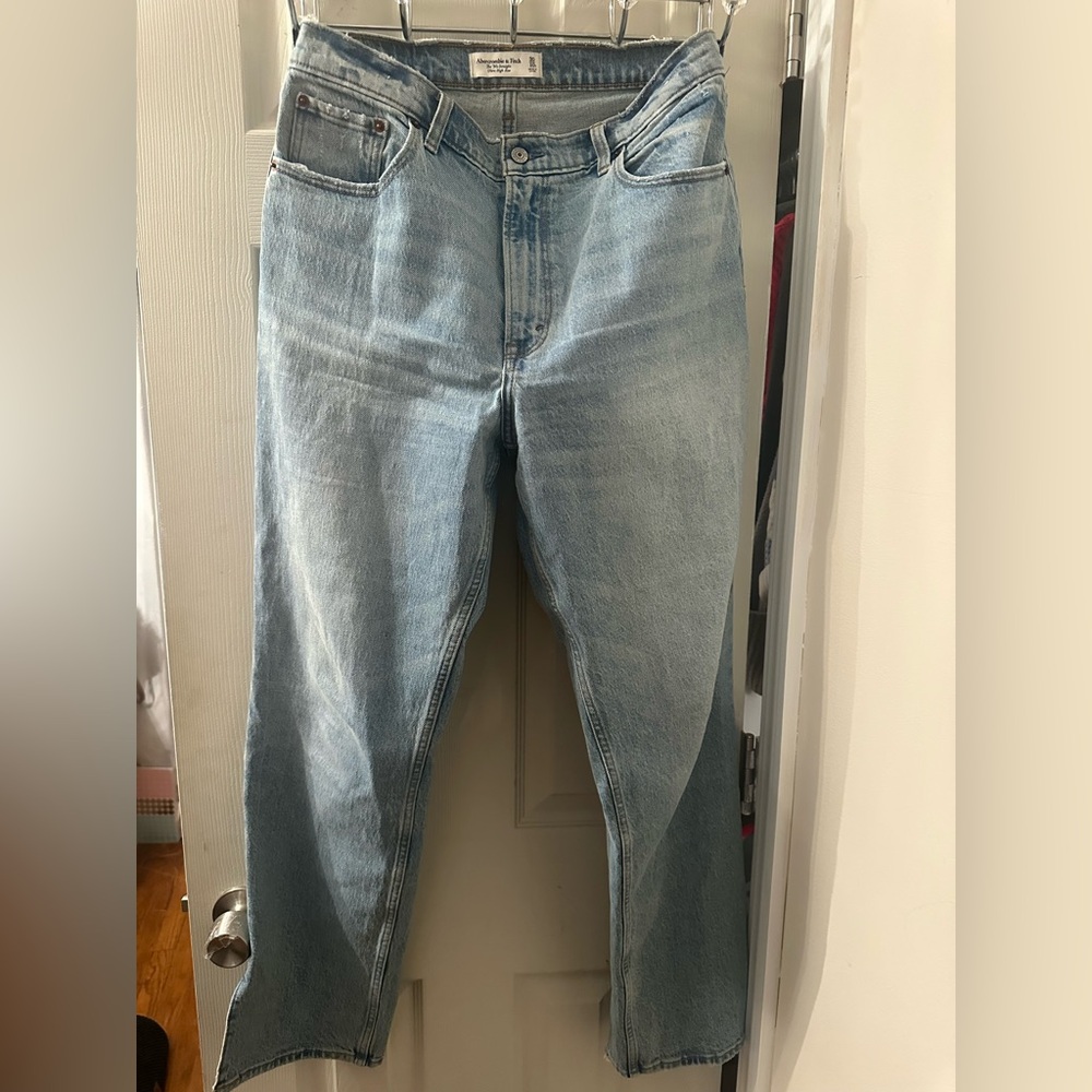 Abercrombie & Fitch Light Blue Jeans 90s straight ultra rise with slit